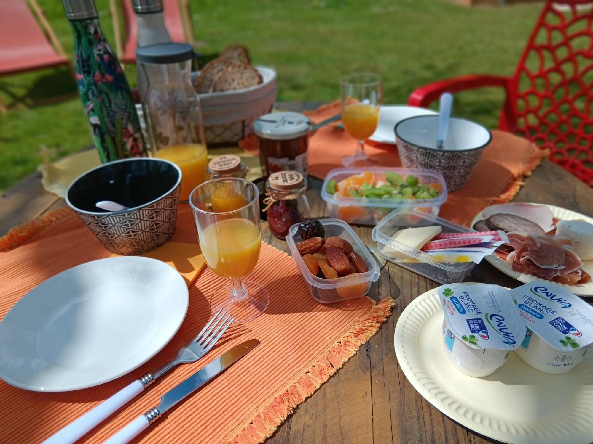 Le Val Daniniere B&B Adult Only Le Mesnil-Garnier Экстерьер фото